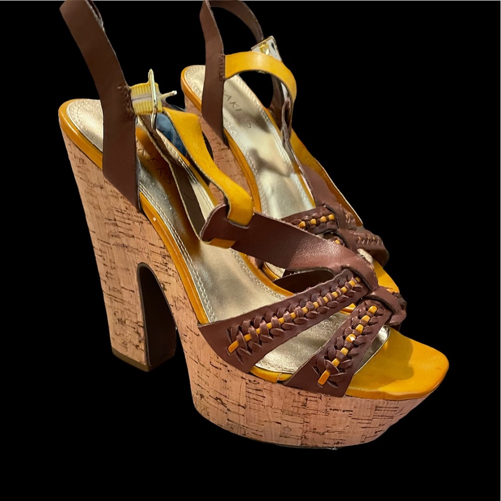 Platform heels - Picture 2 of 3